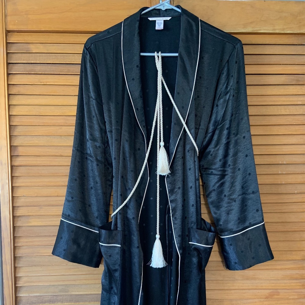 Victoria's Secret Tassel-Tie Satin Robe Size M